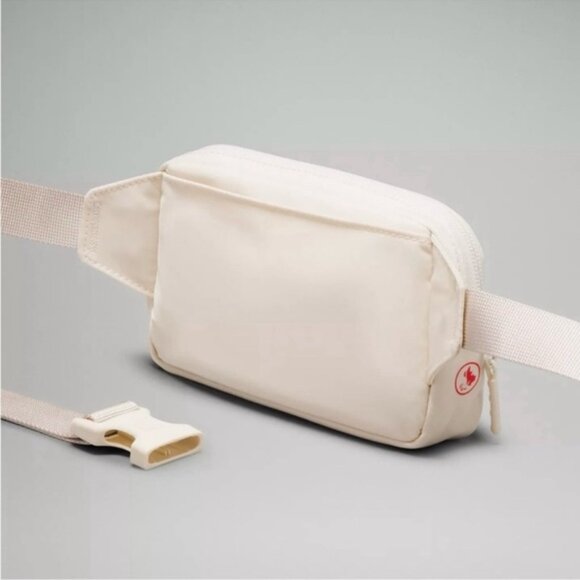 Lululemon NWT future legacy mini belt bag Olympic - Picture 8 of 12